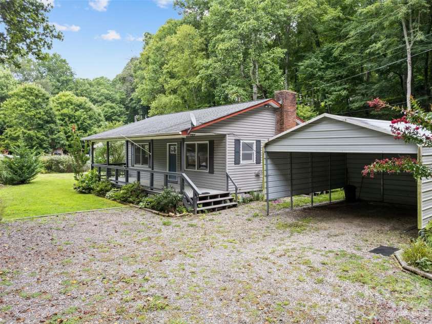17 Forest Drive, Maggie Valley, NC 28751.  MLS# CAR4363347, YatesRealty ID 7630. 