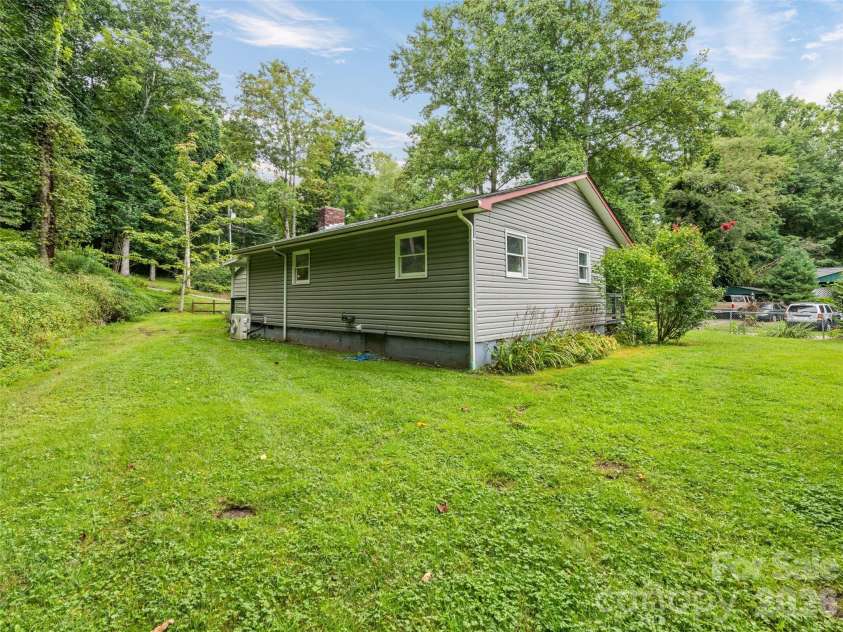 17 Forest Drive, Maggie Valley, NC 28751.  MLS# CAR4363347, YatesRealty ID 7630. 