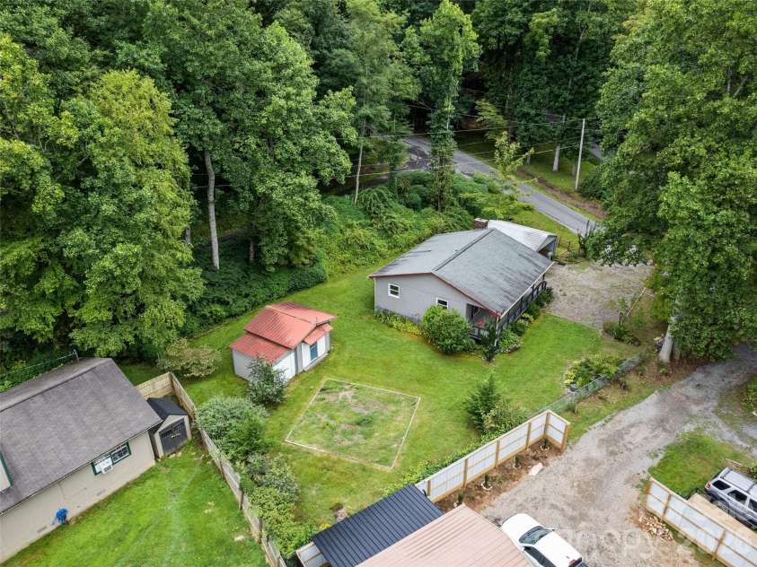 17 Forest Drive, Maggie Valley, NC 28751.  MLS# CAR4363347, YatesRealty ID 7630. 