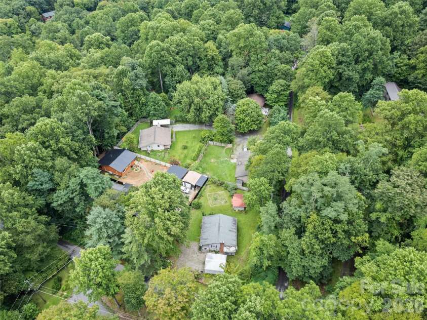 17 Forest Drive, Maggie Valley, NC 28751.  MLS# CAR4363347, YatesRealty ID 7630. 
