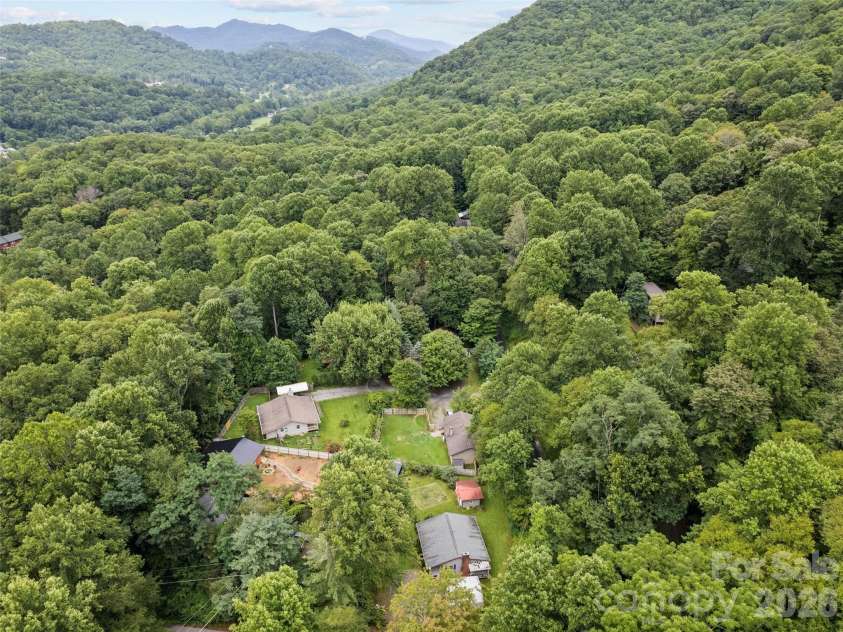 17 Forest Drive, Maggie Valley, NC 28751.  MLS# CAR4363347, YatesRealty ID 7630. 