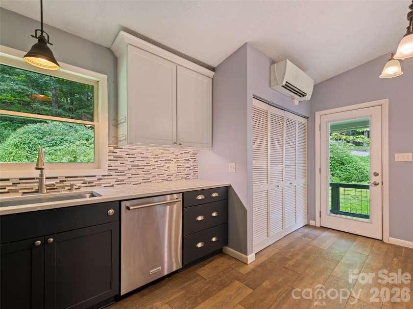 17 Forest Drive, Maggie Valley, NC 28751.  MLS# CAR4363347, YatesRealty ID 7630. 