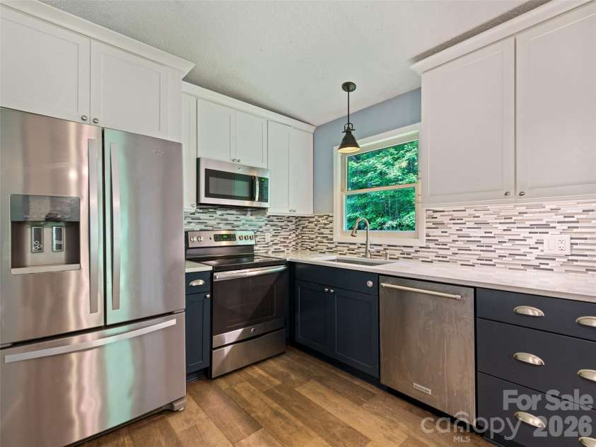 17 Forest Drive, Maggie Valley, NC 28751.  MLS# CAR4363347, YatesRealty ID 7630. 