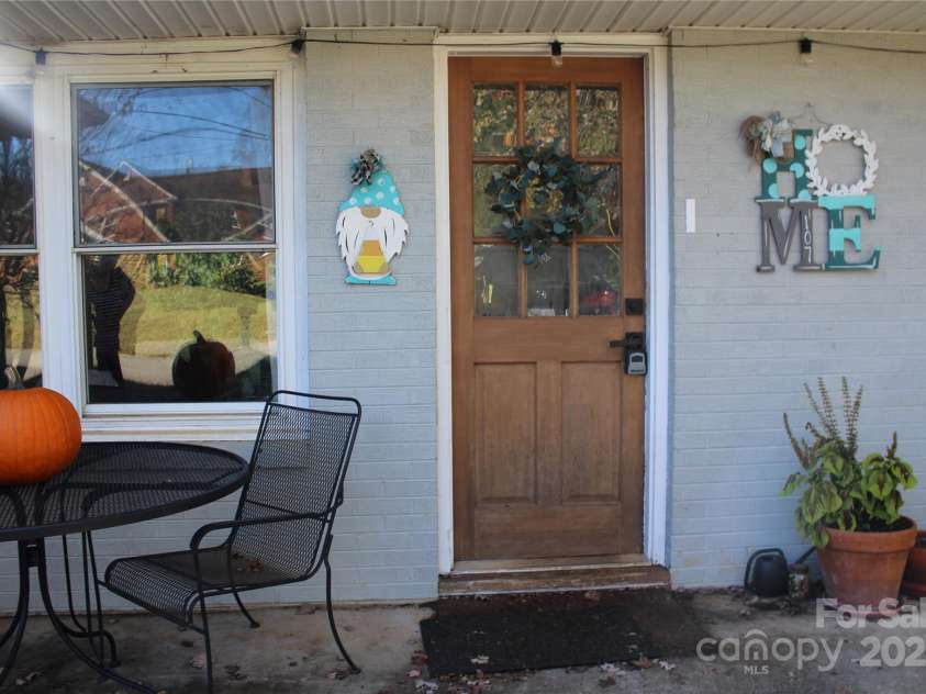 107 Matthews Street, Morganton, NC 28655.  MLS# CAR4310821, YatesRealty ID 7631. 