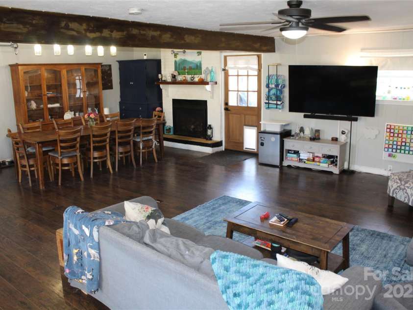 107 Matthews Street, Morganton, NC 28655.  MLS# CAR4310821, YatesRealty ID 7631. 