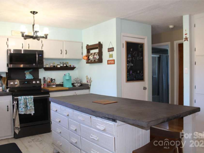 107 Matthews Street, Morganton, NC 28655.  MLS# CAR4310821, YatesRealty ID 7631. 