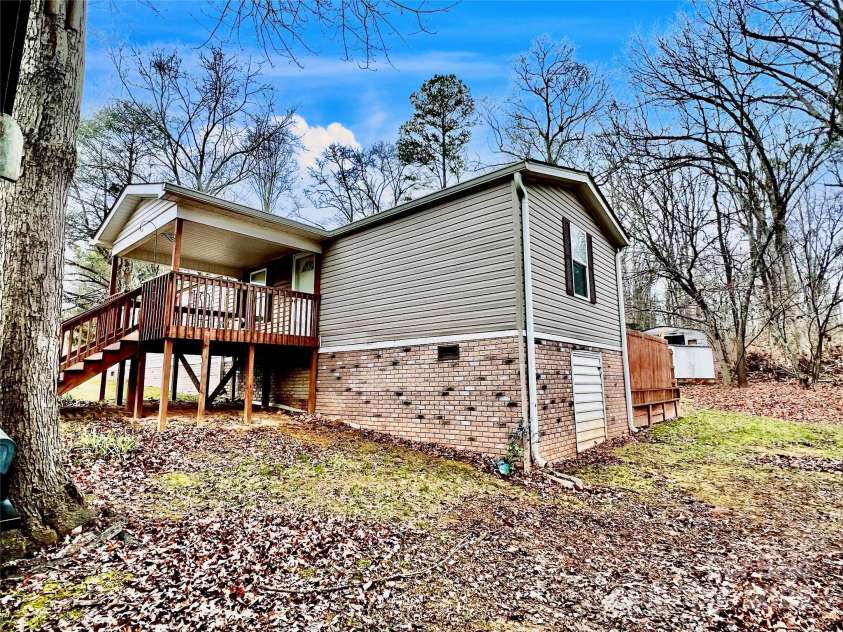 758 Shannon Meadows Road, Clover, SC 29710.  MLS# CAR4214916, YatesRealty ID 7631. 