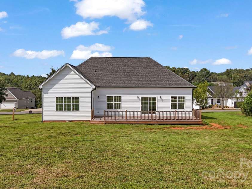 2705 Eagle Drive, Lincolnton, NC 28092.  MLS# CAR4294157, YatesRealty ID 7632. 