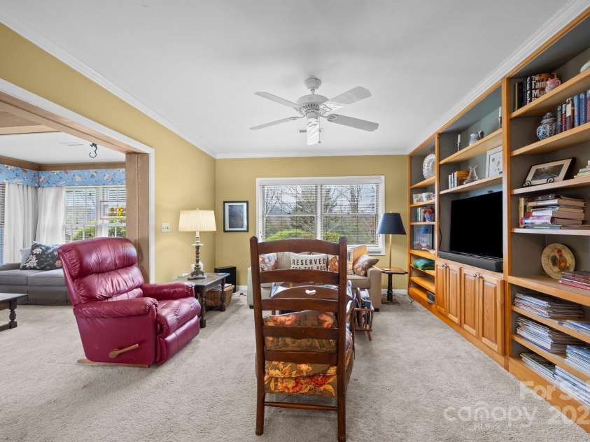 457 Overlook Drive, Spruce Pine, NC 287777.  MLS# CAR4245586, YatesRealty ID 7633. Custom built in shelving