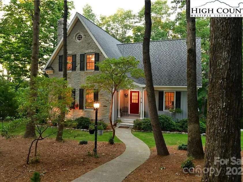 21 Maple Leaf Lane, Glade Valley, NC 28627.  MLS# CAR4328685, YatesRealty ID 7634. 