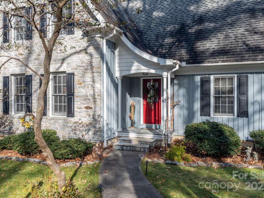 21 Maple Leaf Lane, Glade Valley, NC 28627.  MLS# CAR4328685, YatesRealty ID 7634. 