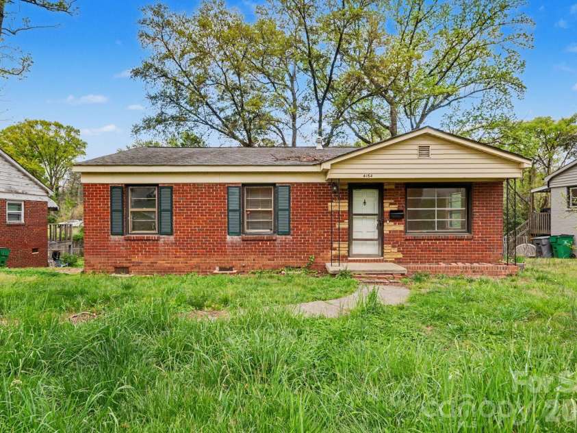 4164 Welling Avenue, Charlotte, NC 28208.  MLS# CAR4359716, YatesRealty ID 7635. 