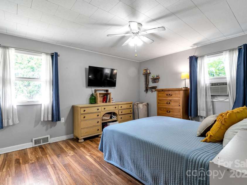 479 Possum Ridge Road, Canton, NC 28716.  MLS# CAR4238780, YatesRealty ID 7635. 