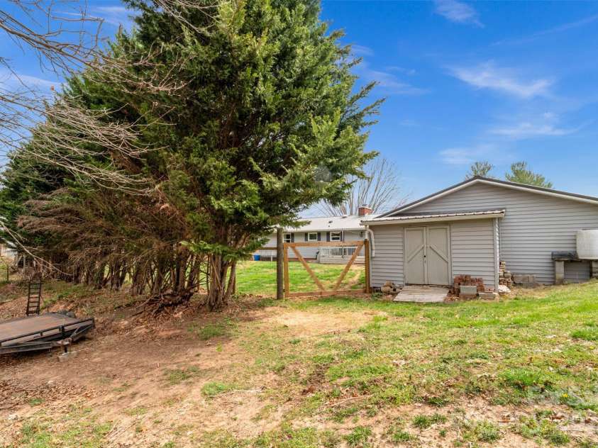 479 Possum Ridge Road, Canton, NC 28716.  MLS# CAR4238780, YatesRealty ID 7635. 