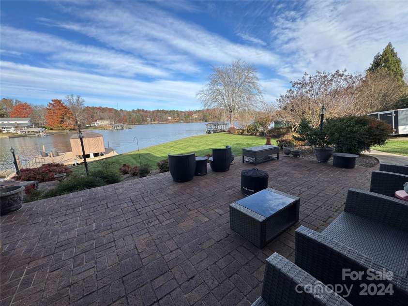 121 48th Avenue, Hickory, NC 28601.  MLS# CAR4203042, YatesRealty ID 7636. GREAT PATIO FOR RELAXING OR ENTERTAINING!