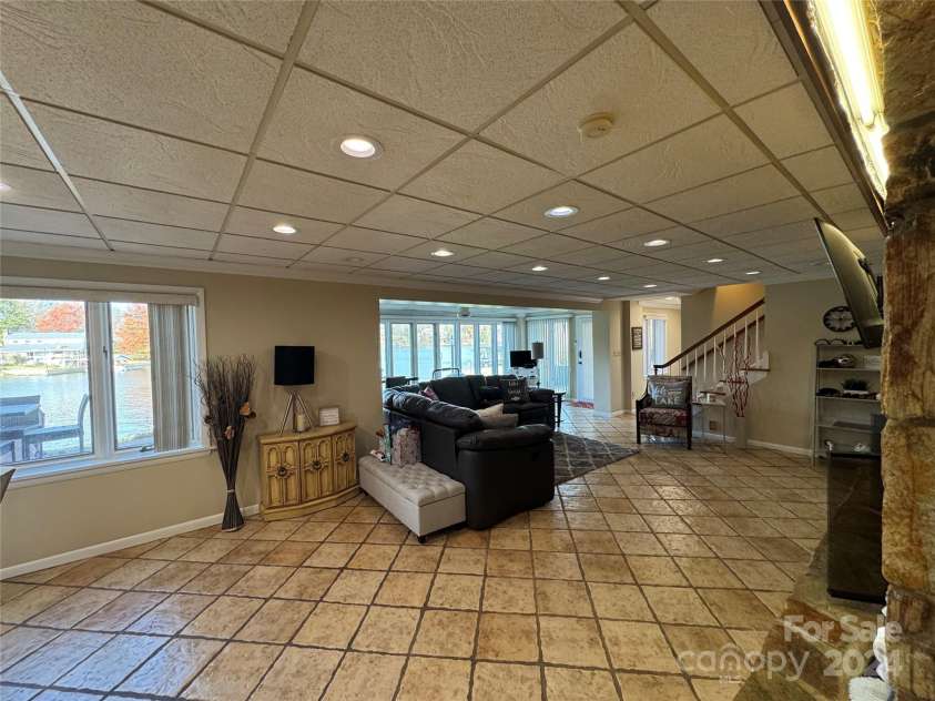 121 48th Avenue, Hickory, NC 28601.  MLS# CAR4203042, YatesRealty ID 7636. LOWER LEVEL LIVING WITH LAKE VIEWS!