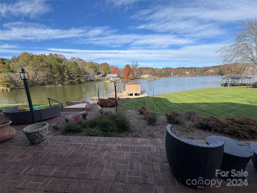 121 48th Avenue, Hickory, NC 28601.  MLS# CAR4203042, YatesRealty ID 7636. SIT ON YOUR OUTDOOR PATIO AND ENJOY THE LAKE VIEW!
