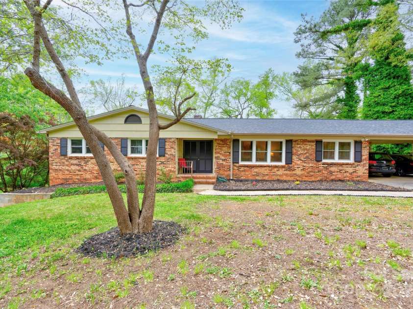 910 Surry Drive, Shelby, NC 28152.  MLS# CAR4249425, YatesRealty ID 7637. Front