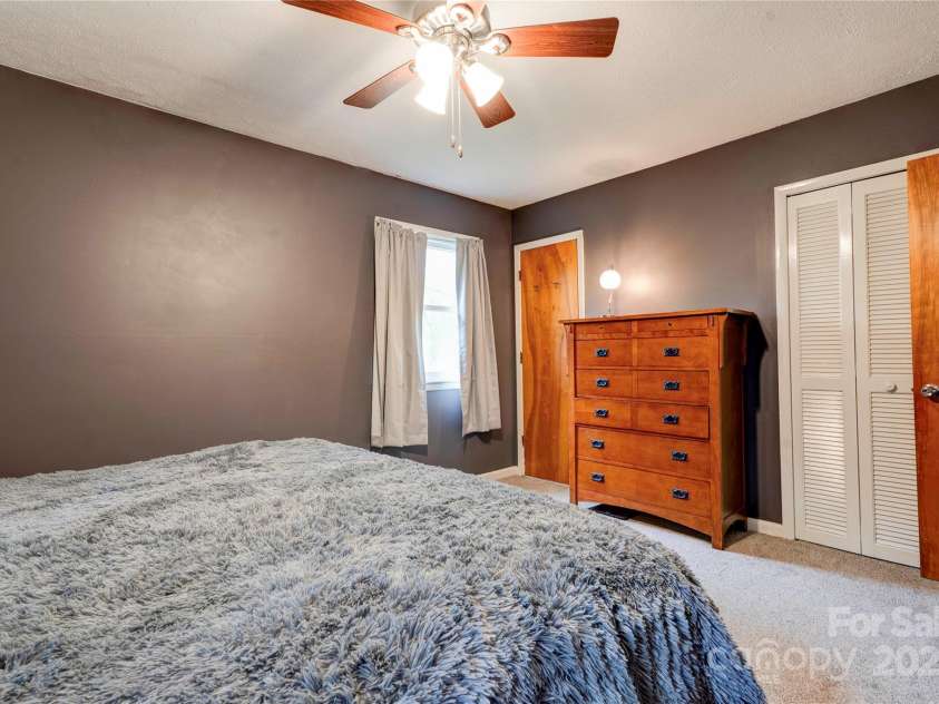 910 Surry Drive, Shelby, NC 28152.  MLS# CAR4249425, YatesRealty ID 7637. Primary Bedroom