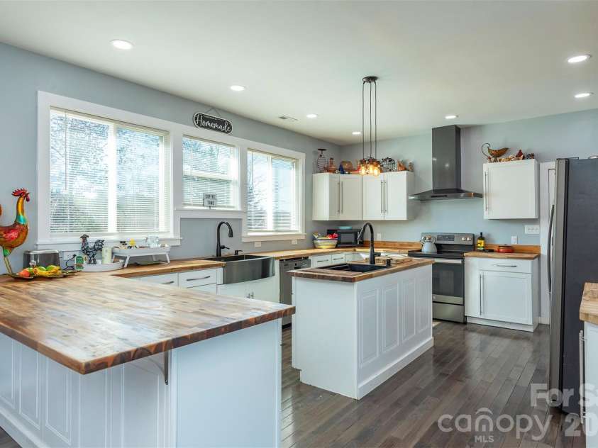 622 Rutherford Drive, Nebo, NC 28761.  MLS# CAR4346929, YatesRealty ID 7638. 