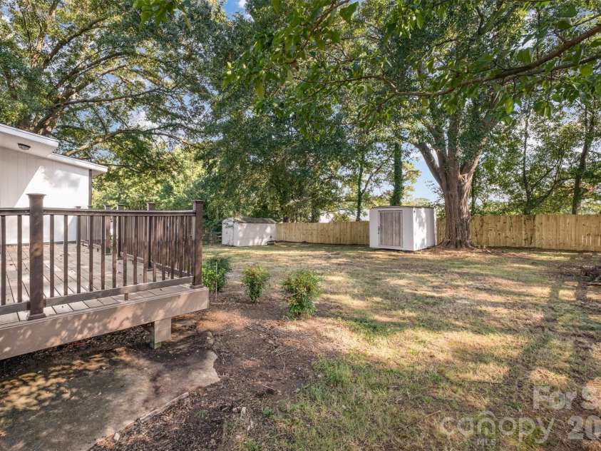 901 Elm Street, Shelby, NC 28150.  MLS# CAR4298786, YatesRealty ID 7640. 