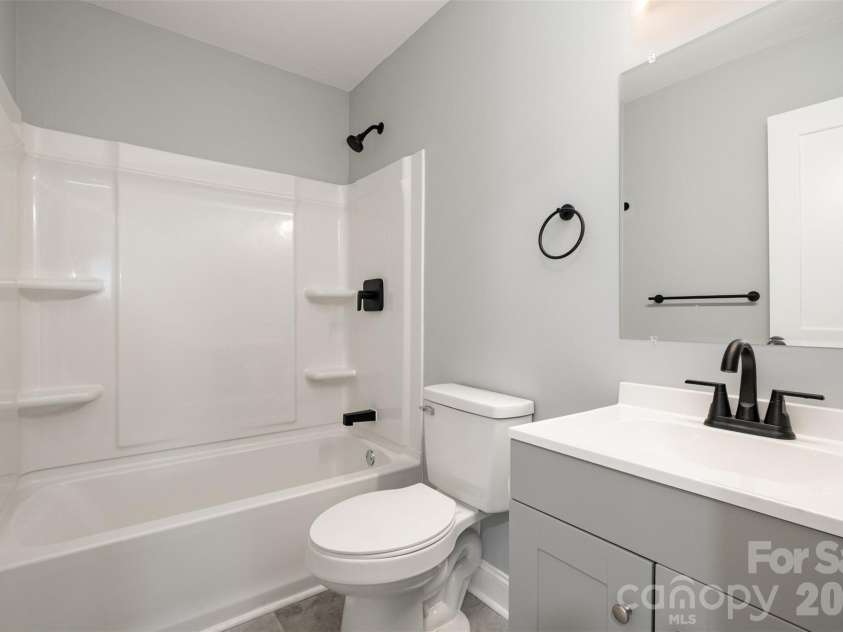 901 Elm Street, Shelby, NC 28150.  MLS# CAR4298786, YatesRealty ID 7640. Main full bath
