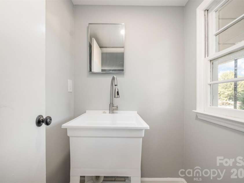 901 Elm Street, Shelby, NC 28150.  MLS# CAR4298786, YatesRealty ID 7640. Utility/sink side closet