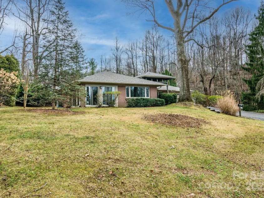 124 Sky Village Lane, Laurel Park, NC 28739.  MLS# CAR4207657, YatesRealty ID 7641. 