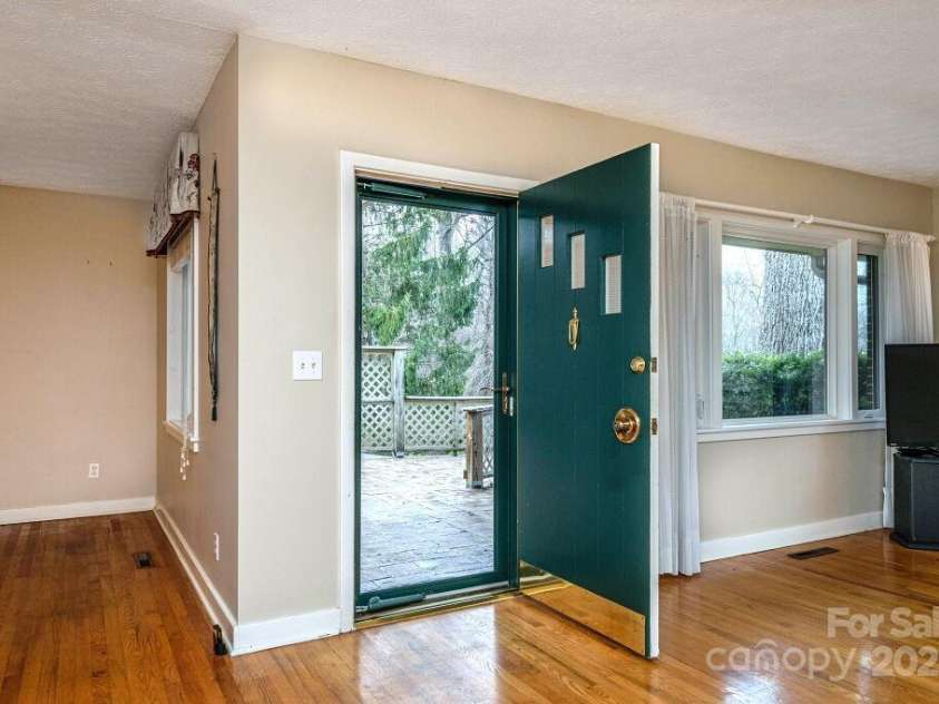 124 Sky Village Lane, Laurel Park, NC 28739.  MLS# CAR4207657, YatesRealty ID 7641. 