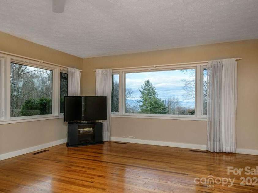 124 Sky Village Lane, Laurel Park, NC 28739.  MLS# CAR4207657, YatesRealty ID 7641. 