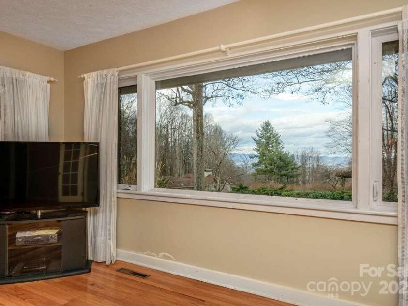 124 Sky Village Lane, Laurel Park, NC 28739.  MLS# CAR4207657, YatesRealty ID 7641. 