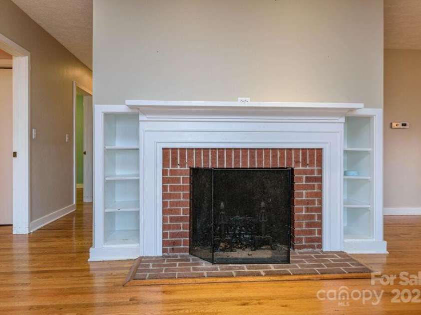 124 Sky Village Lane, Laurel Park, NC 28739.  MLS# CAR4207657, YatesRealty ID 7641. 