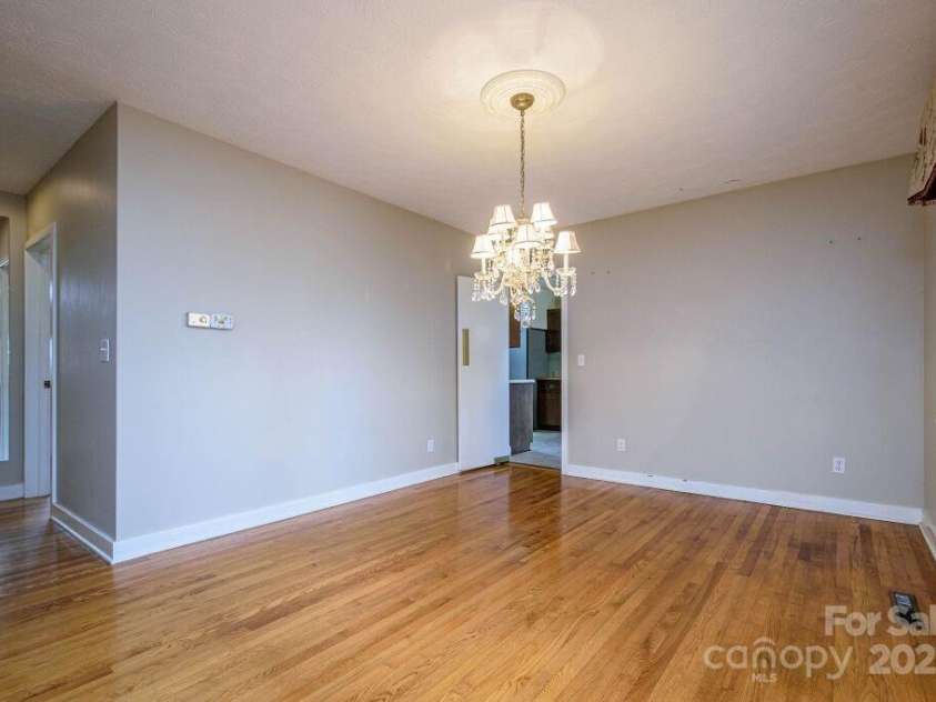 124 Sky Village Lane, Laurel Park, NC 28739.  MLS# CAR4207657, YatesRealty ID 7641. 