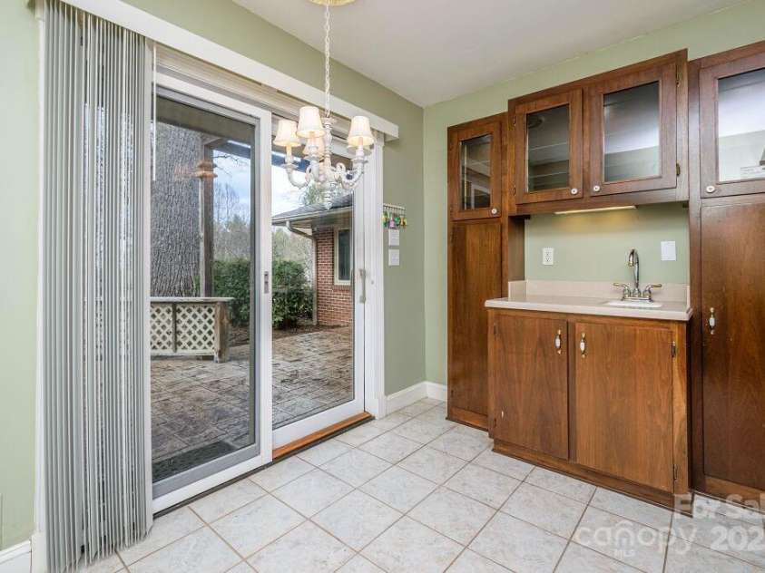 124 Sky Village Lane, Laurel Park, NC 28739.  MLS# CAR4207657, YatesRealty ID 7641. 