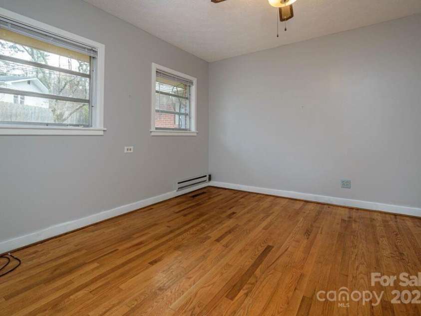 124 Sky Village Lane, Laurel Park, NC 28739.  MLS# CAR4207657, YatesRealty ID 7641. 