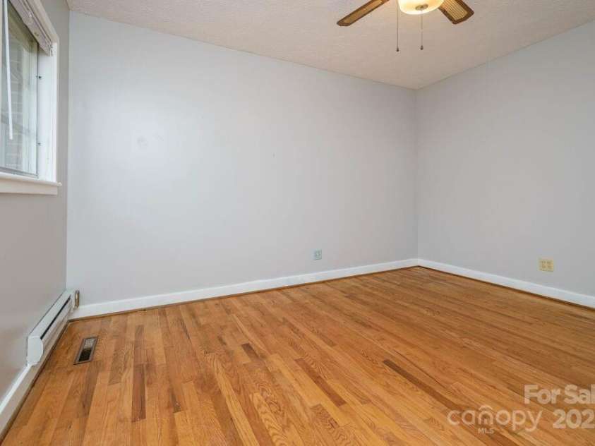 124 Sky Village Lane, Laurel Park, NC 28739.  MLS# CAR4207657, YatesRealty ID 7641. 