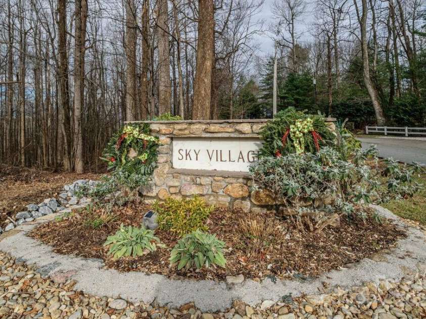 124 Sky Village Lane, Laurel Park, NC 28739.  MLS# CAR4207657, YatesRealty ID 7641. 