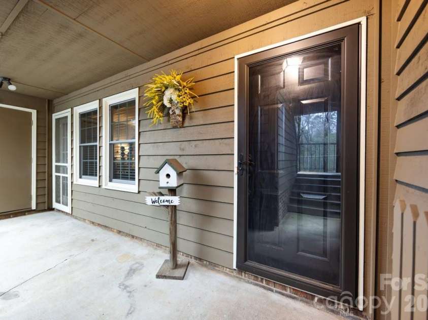 3929 Colony Crossing Drive, Charlotte, NC 28226.  MLS# CAR4349584, YatesRealty ID 7641. Front Door