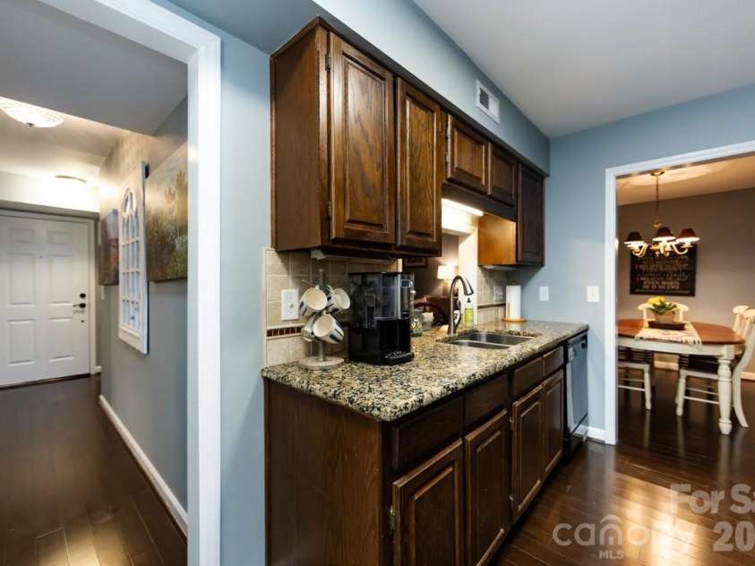 3929 Colony Crossing Drive, Charlotte, NC 28226.  MLS# CAR4349584, YatesRealty ID 7641. Kitchen 4