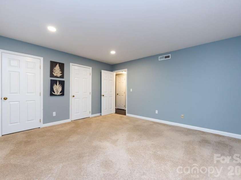 3929 Colony Crossing Drive, Charlotte, NC 28226.  MLS# CAR4349584, YatesRealty ID 7641. Primary Bedroom 2