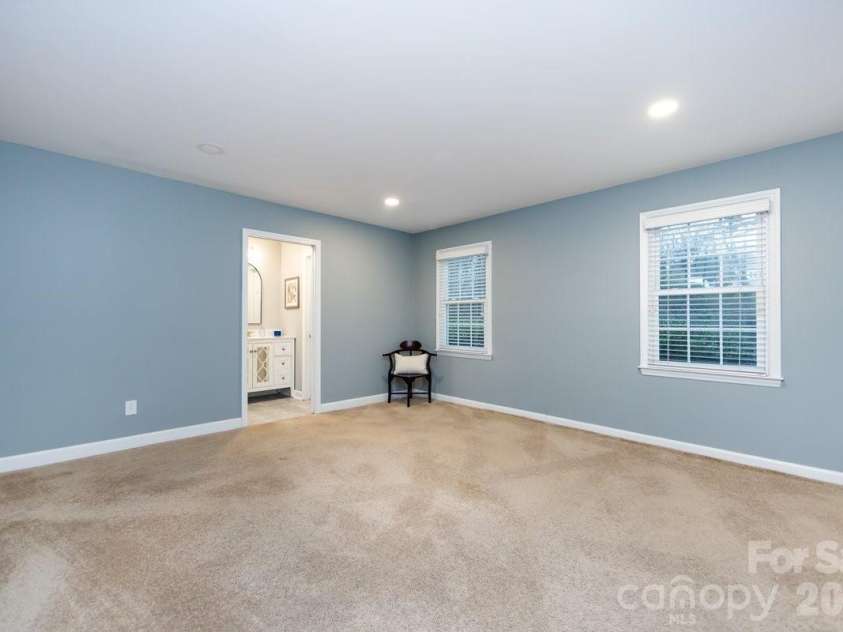 3929 Colony Crossing Drive, Charlotte, NC 28226.  MLS# CAR4349584, YatesRealty ID 7641. Primary Bedroom