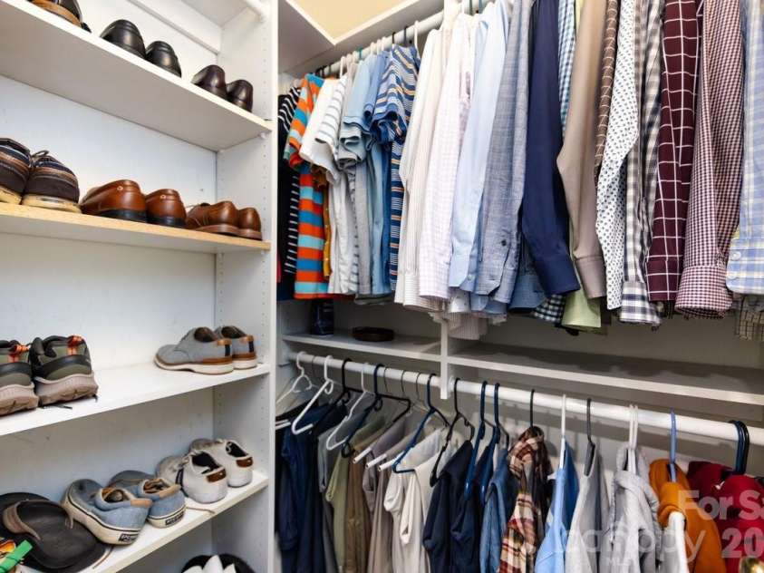 3929 Colony Crossing Drive, Charlotte, NC 28226.  MLS# CAR4349584, YatesRealty ID 7641. Primary Closet