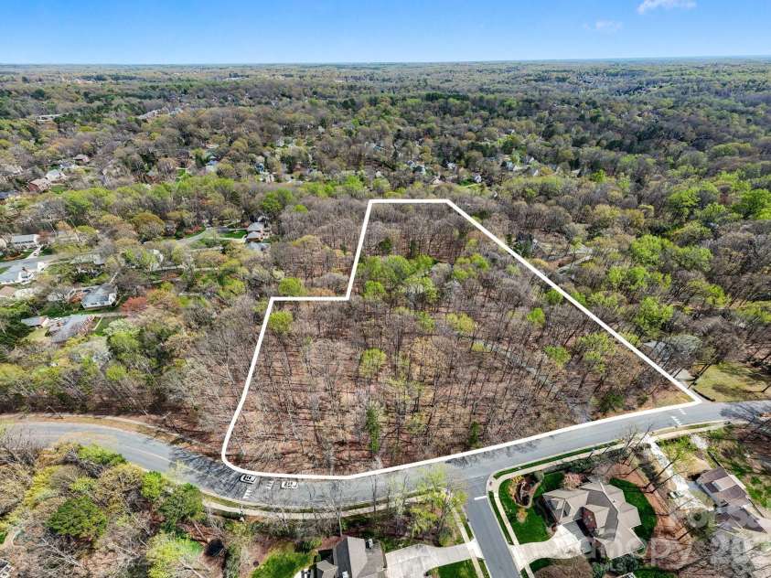 801 Reverdy Lane, Matthews, NC 28105.  MLS# CAR4360673, YatesRealty ID 7642. 