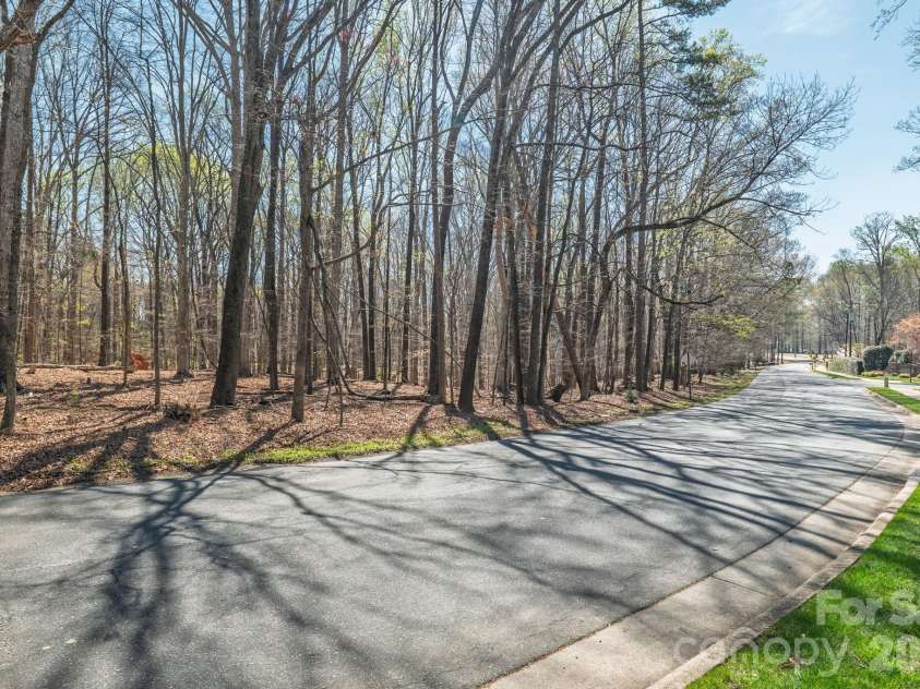 801 Reverdy Lane, Matthews, NC 28105.  MLS# CAR4360673, YatesRealty ID 7642. 