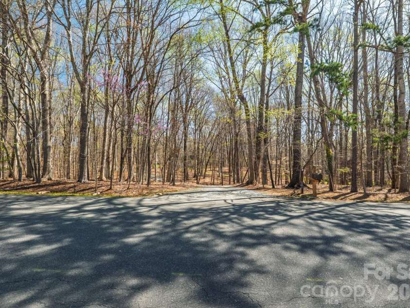 801 Reverdy Lane, Matthews, NC 28105.  MLS# CAR4360673, YatesRealty ID 7642. 