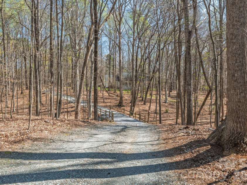 801 Reverdy Lane, Matthews, NC 28105.  MLS# CAR4360673, YatesRealty ID 7642. 