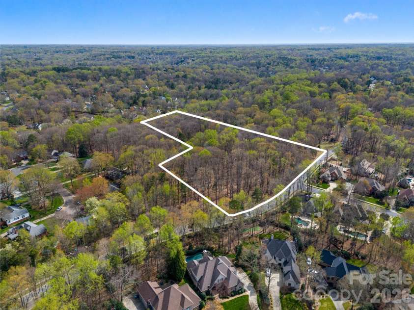 801 Reverdy Lane, Matthews, NC 28105.  MLS# CAR4360673, YatesRealty ID 7642. 