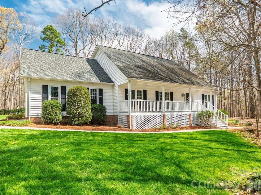 801 Reverdy Lane, Matthews, NC 28105.  MLS# CAR4360673, YatesRealty ID 7642. 
