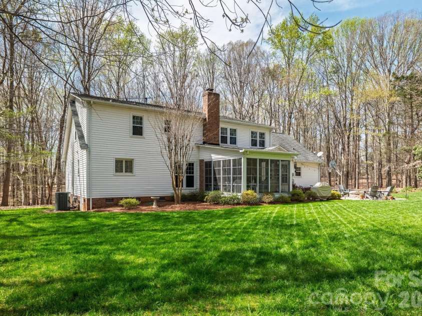 801 Reverdy Lane, Matthews, NC 28105.  MLS# CAR4360673, YatesRealty ID 7642. 