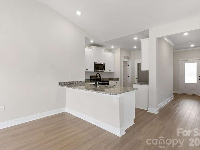 6718 Fairford Drive, Charlotte, NC 28215.  MLS# CAR4357098, YatesRealty ID 7647. 